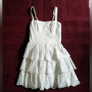NWOT Abercrombie Women Junior Vintage 100% Cotton Eyelet Lace White Tiered Dress